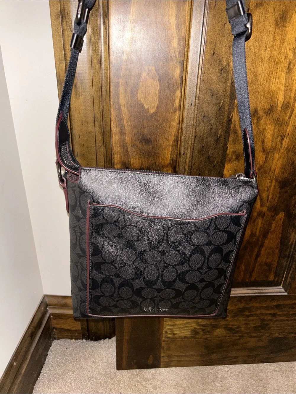 Coach Men's Signature Messenger Bag in Charcoal/Black